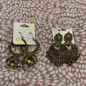 Elegant Gold and Pearl Earrings Set